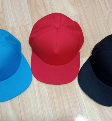 Nón hiphop trơn 5 múi gồm 3 màu đen xanh đỏ