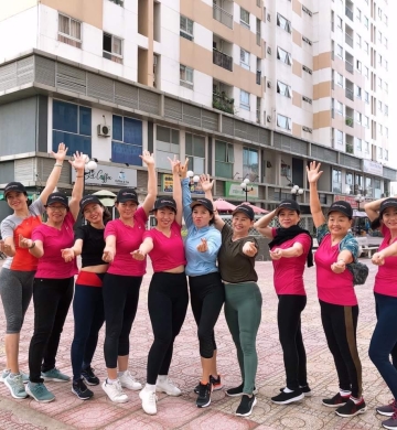 ĐỒNG PHỤC THỂ THAO YOGAS + NÓN 6 MÚI CHAMPION